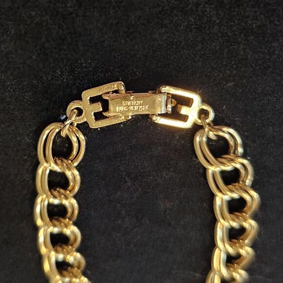 Givenchy | Elegant Vintage Gold Chain-Link & Sparkling 'G' Charm Bracelet, EUC - Picture 5 of 7